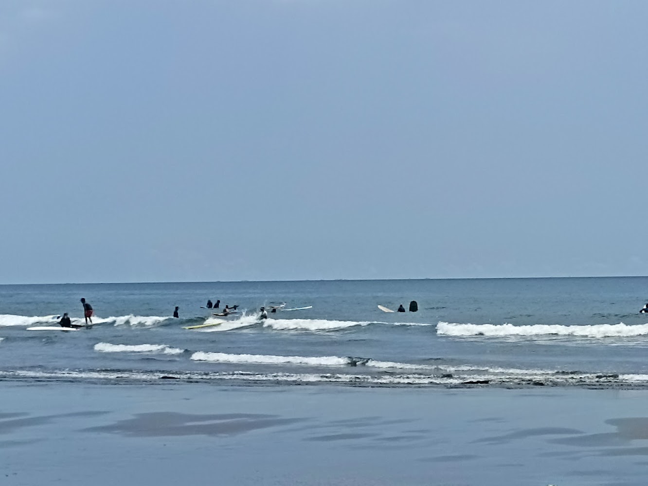 雙獅海灘的沙灘與衝浪景象
