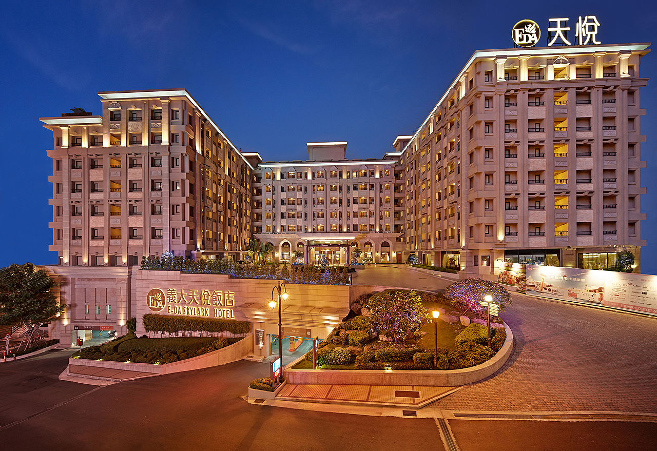義大天悅飯店夜景外觀