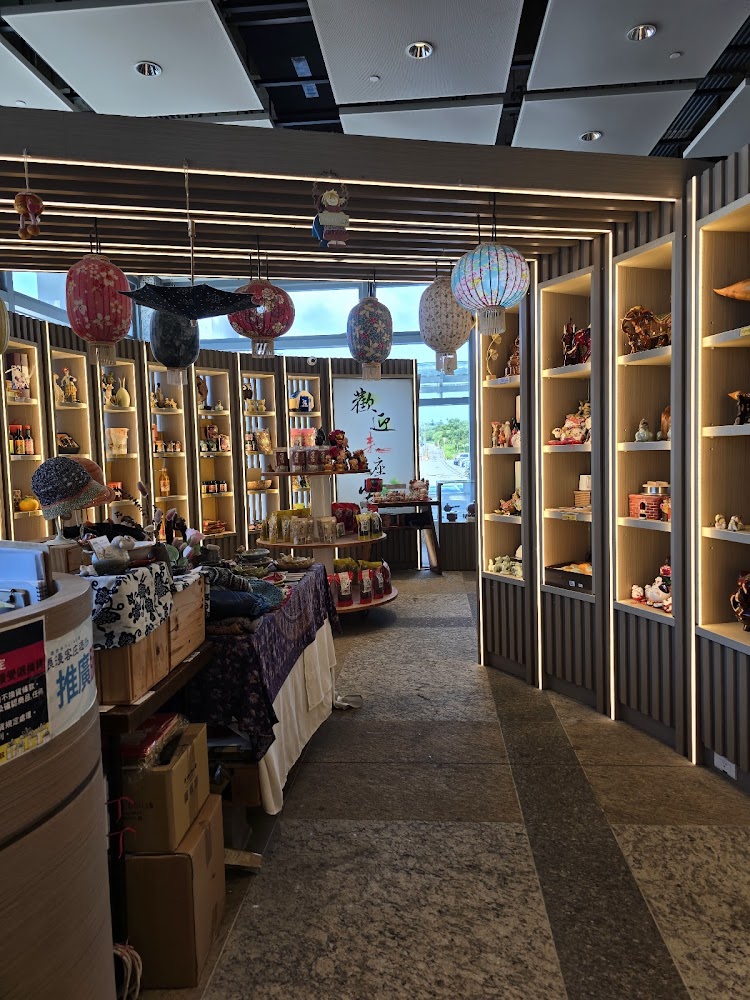 台灣客家喜慶文創伴手禮店內商品陳列