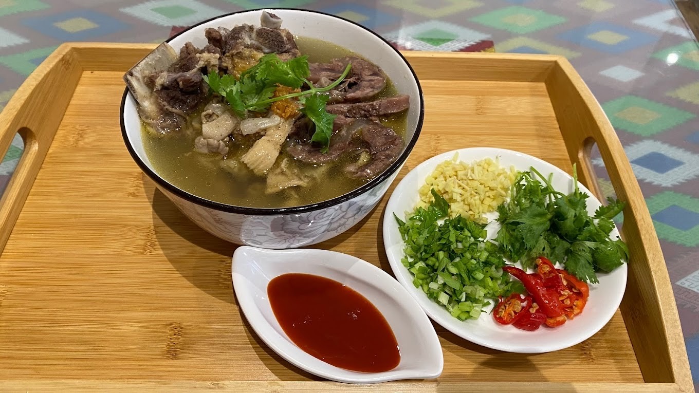 梁庭滇緬饗食牛雜湯