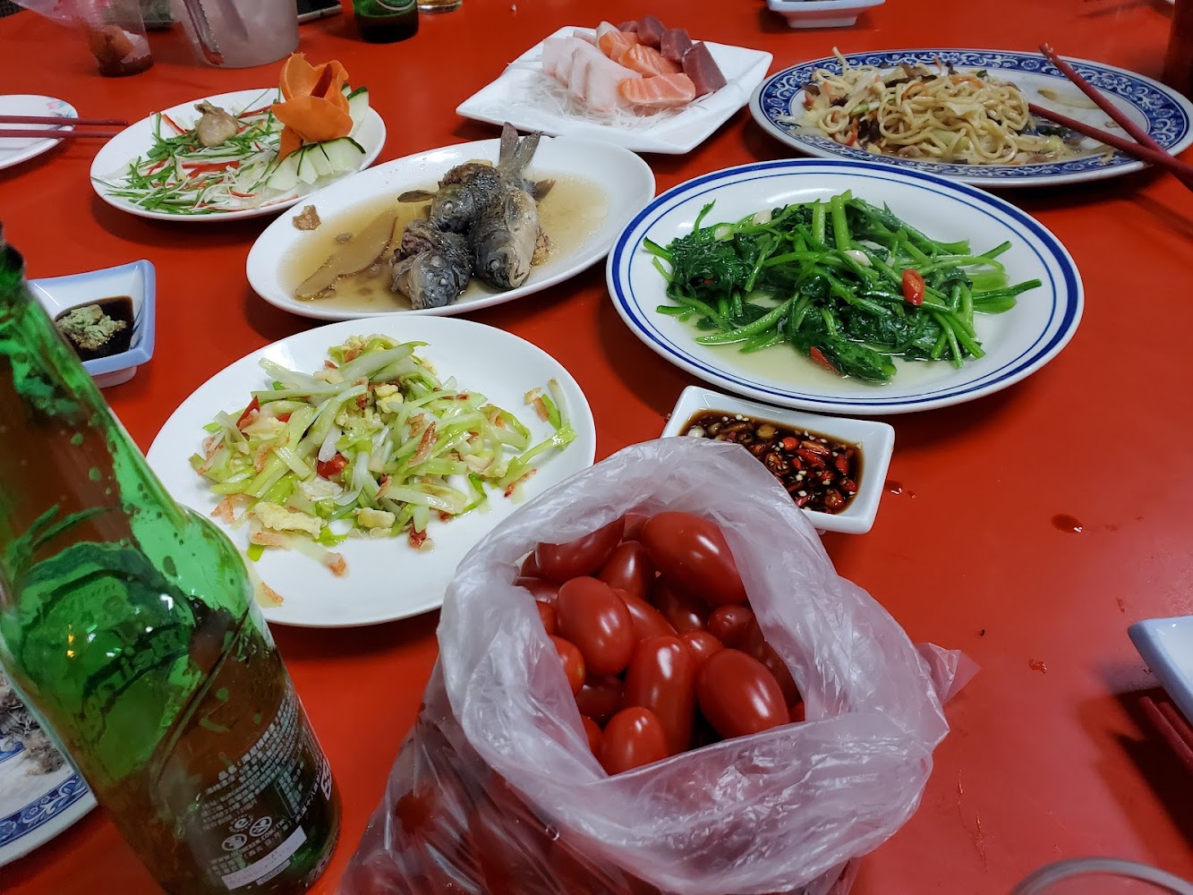台灣海味豐盛聚餐桌菜