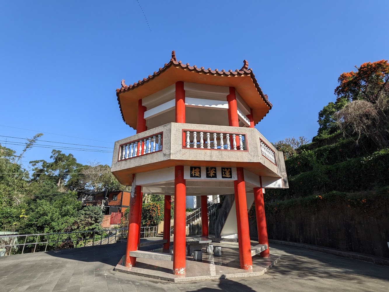 蓮華寺戶外涼亭與綠意