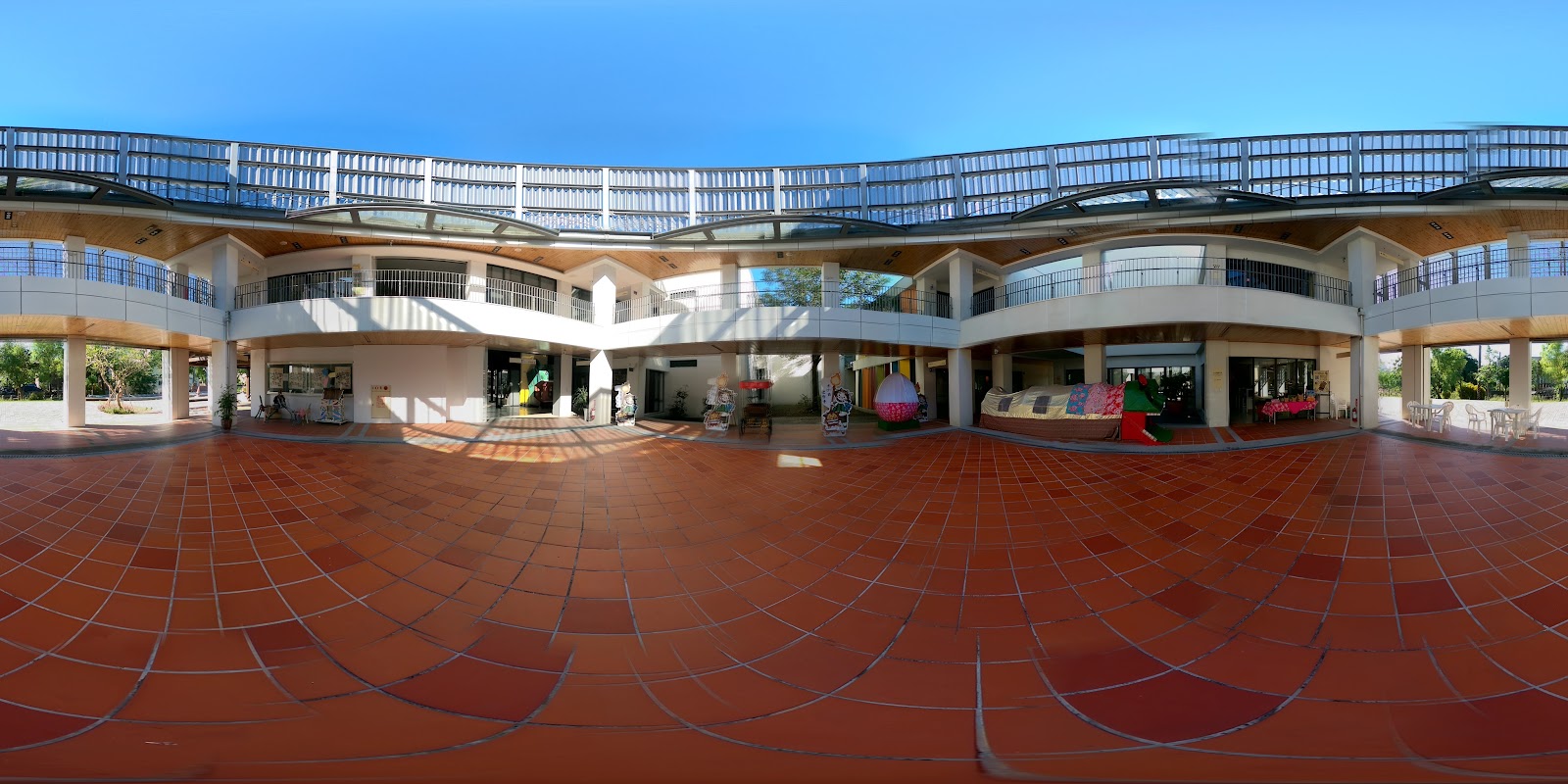 詔安客家文化館半圓形迴廊中庭廣場全景