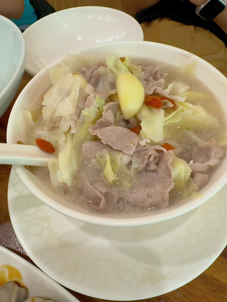 雙月食品社北投店豬肉白菜湯