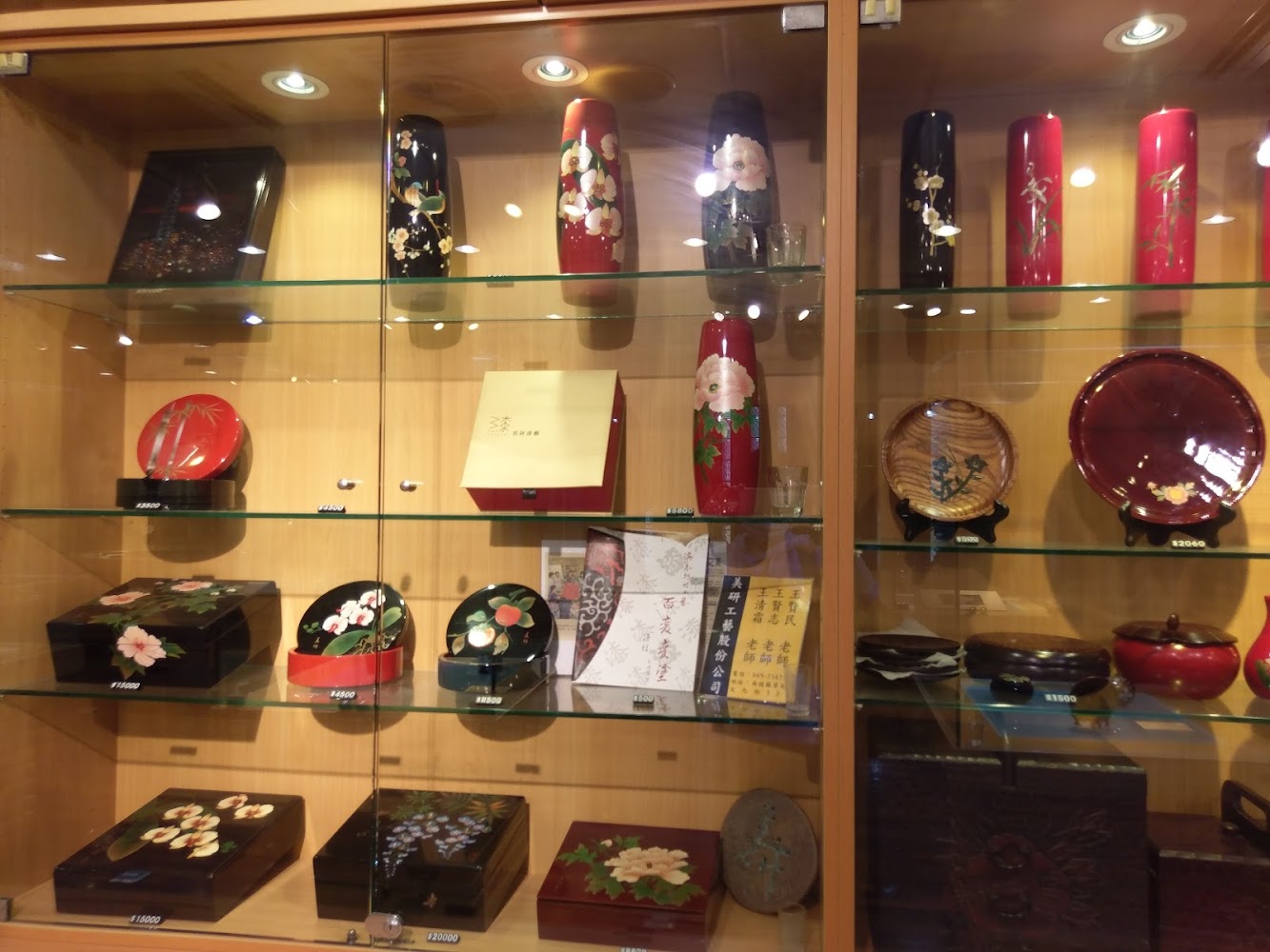 漆器工藝品展示櫃