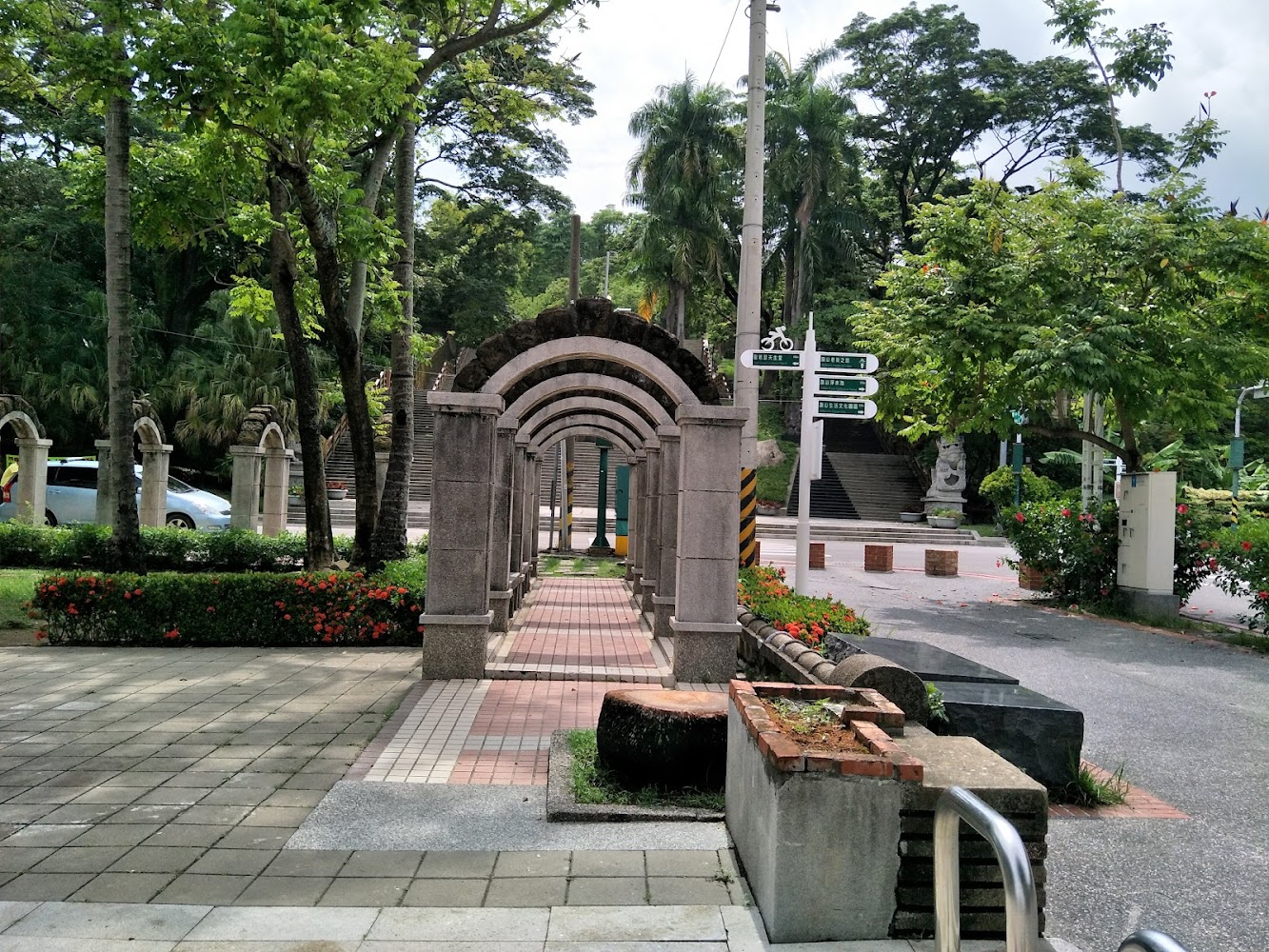 旗山周邊石造拱廊步道與綠意景觀