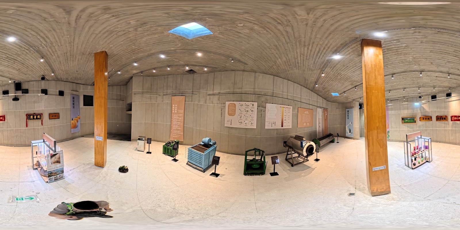 壯圍沙丘生態園區地下展示館室內弧形展覽空間