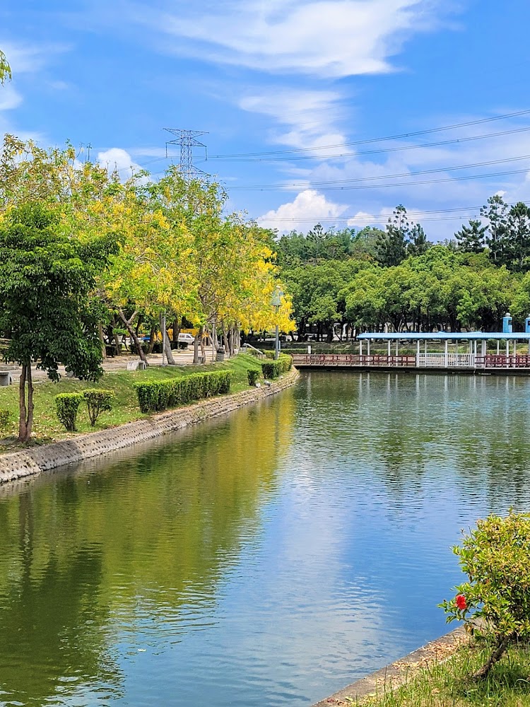 園區附近綠意河道景觀