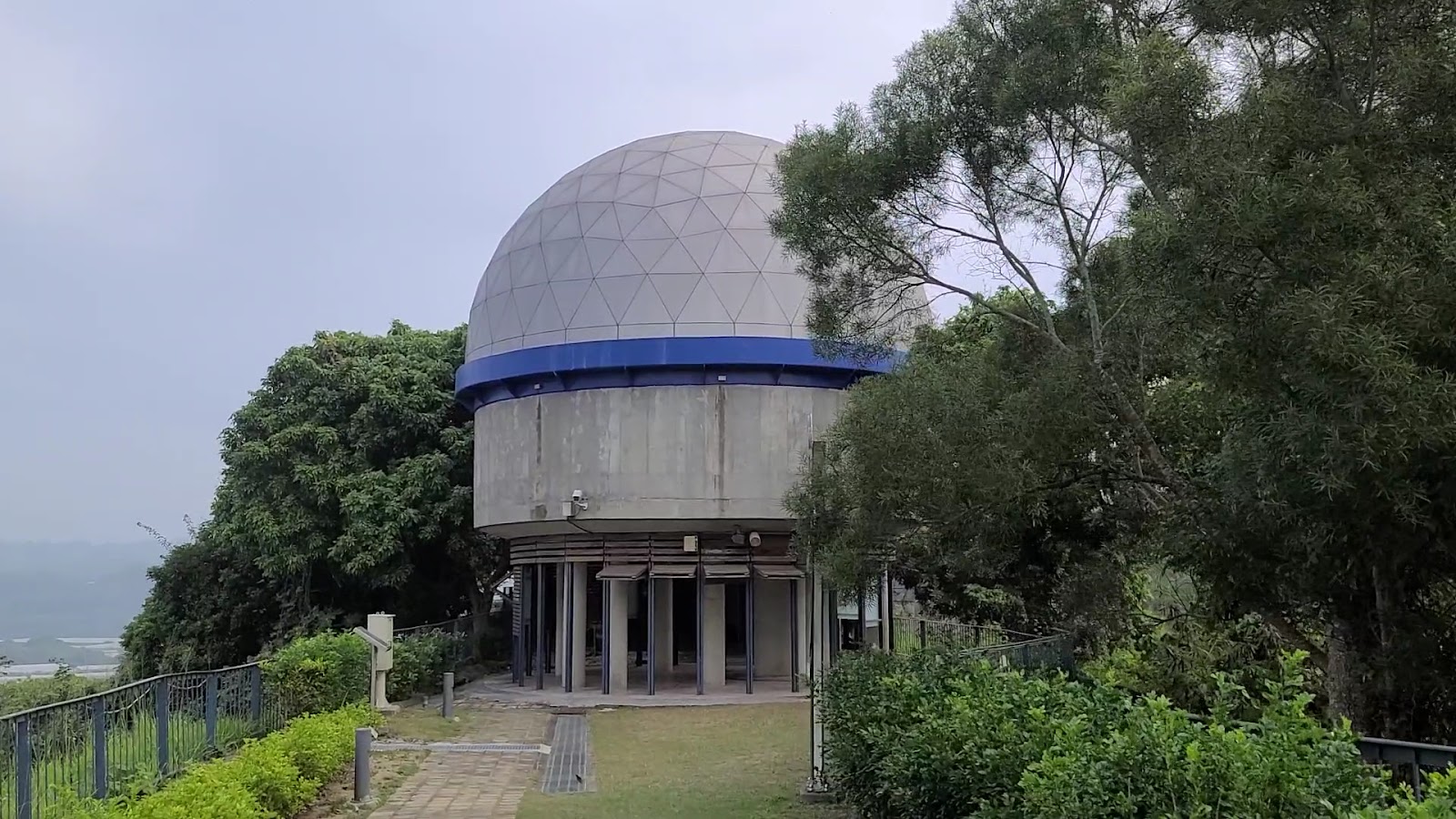 南瀛天文館白色球形天文台圓頂,台南大內景點