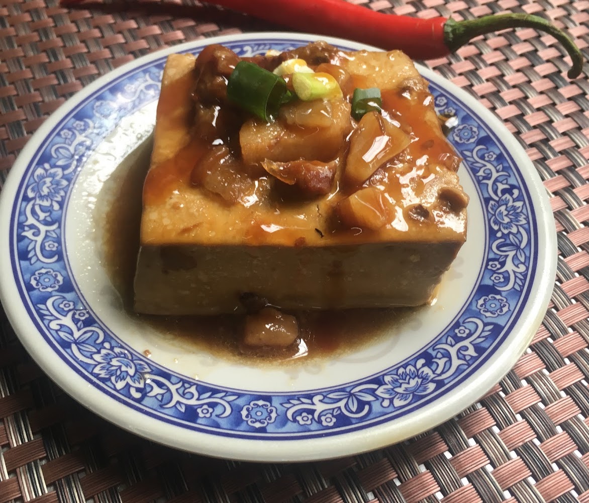 蚵ㄚ仁滷豆腐特寫