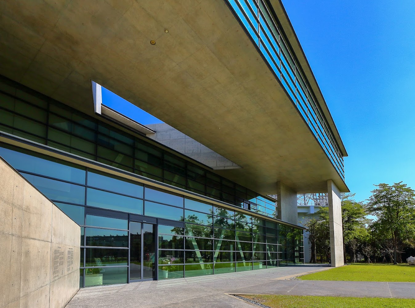 亞洲大學附屬現代美術館另一角度