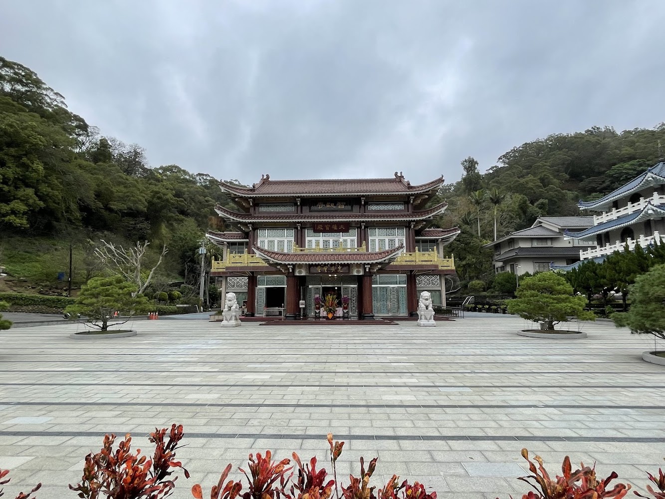 智觀寺山坡寺院建築與廣場