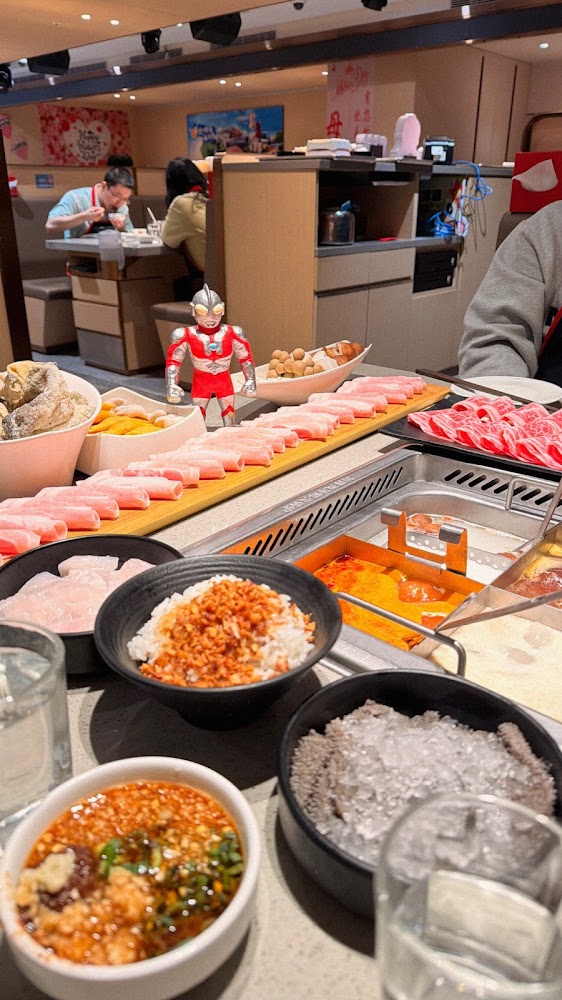 海底撈西門店桌面火鍋與各式食材