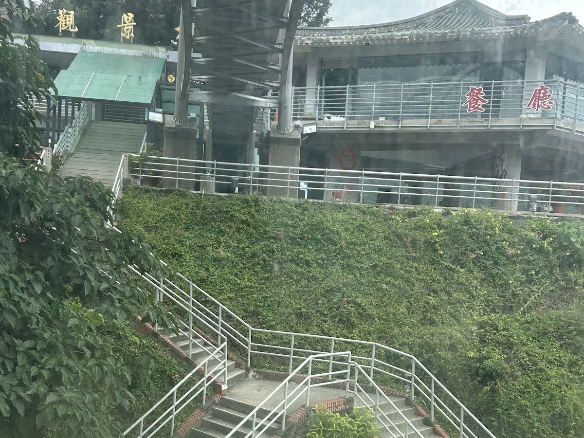 曾文水庫觀景臺纜車視角,仰望觀景台步道,嘉義大埔