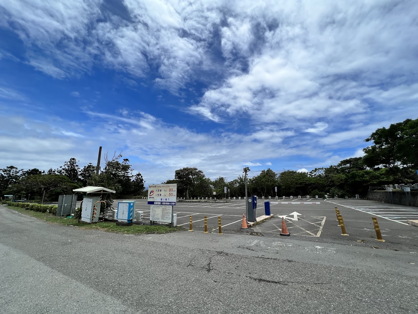 墾丁國家森林遊樂區小型車停車場入口與場地