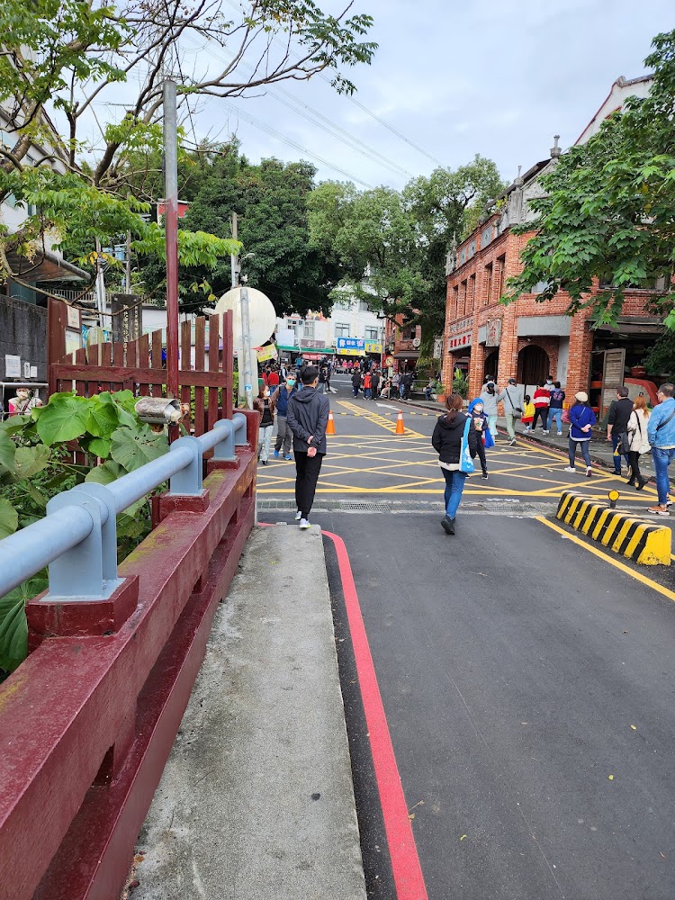 深坑老街街道與綠樹景觀
