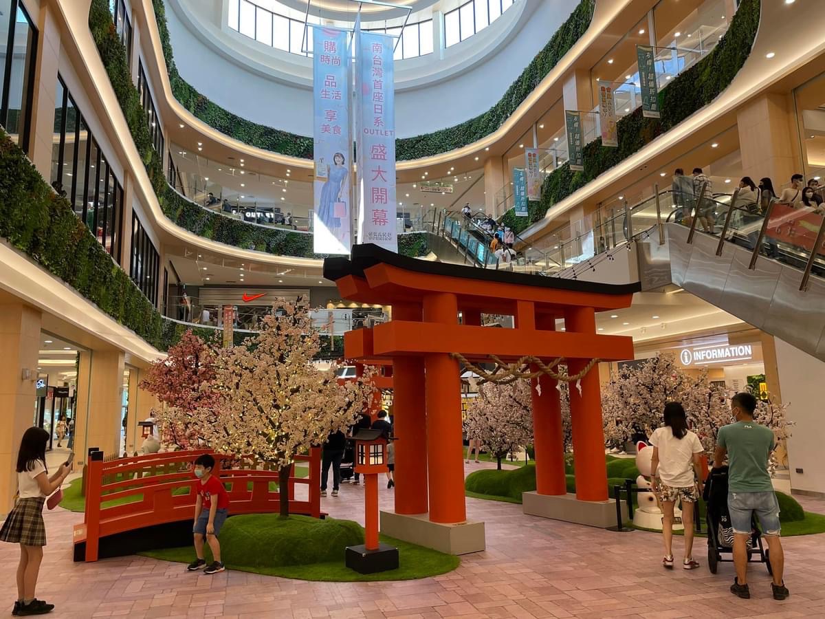 台南三井 Outlet 日式鳥居紅橋佈景