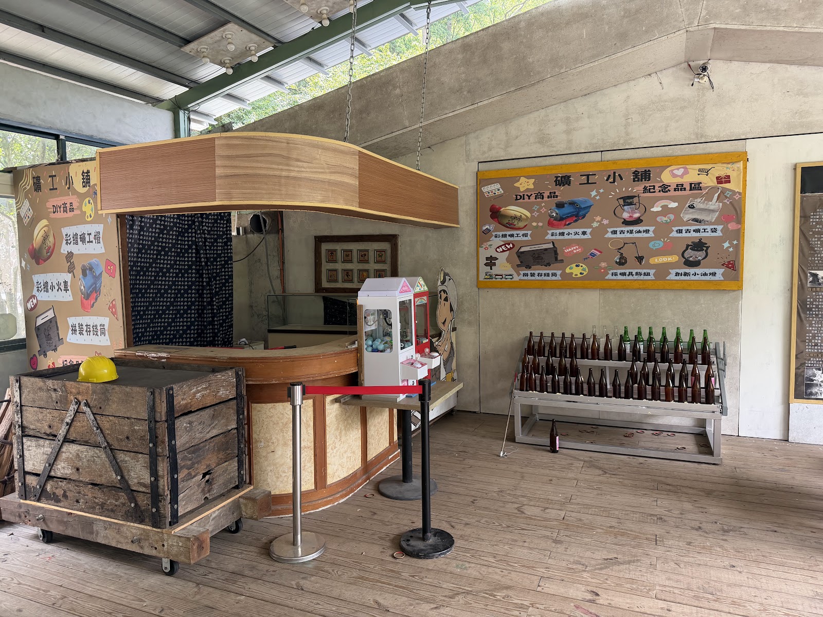 巴巴坑道礦工小舖 DIY 礦石體驗商品展示