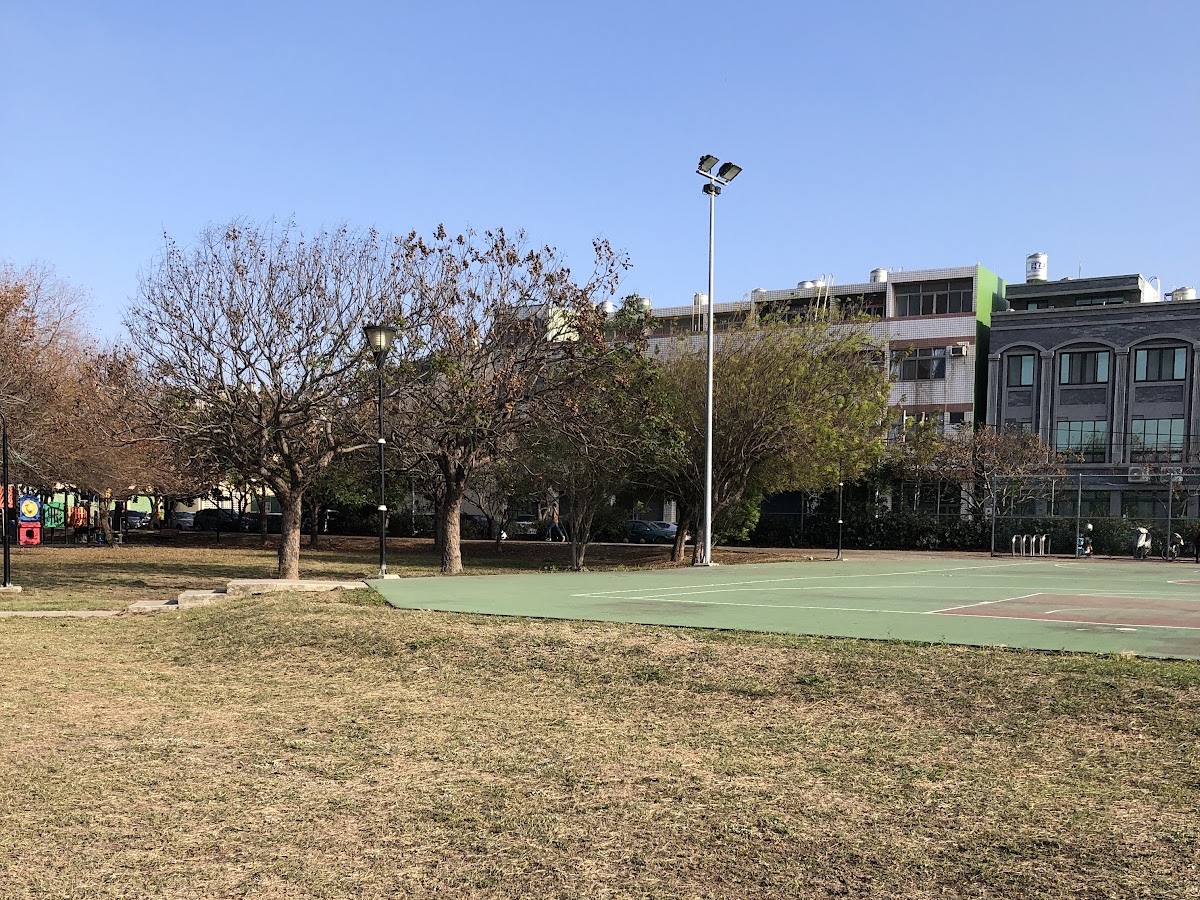 德美公園草坪籃球場彰化和美