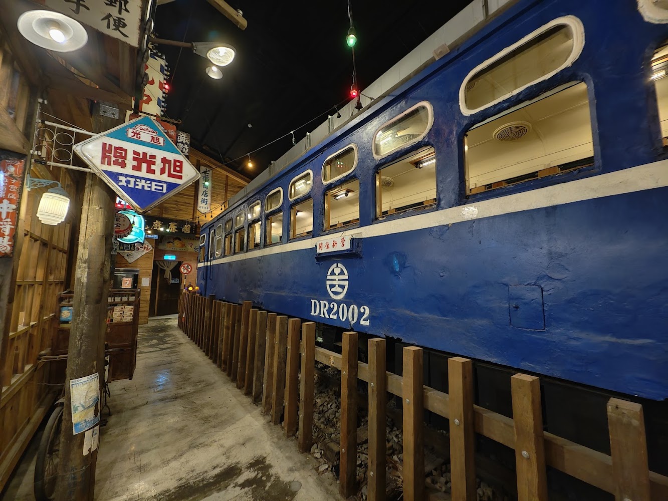 新台灣原味懷舊餐廳火車車廂裝置