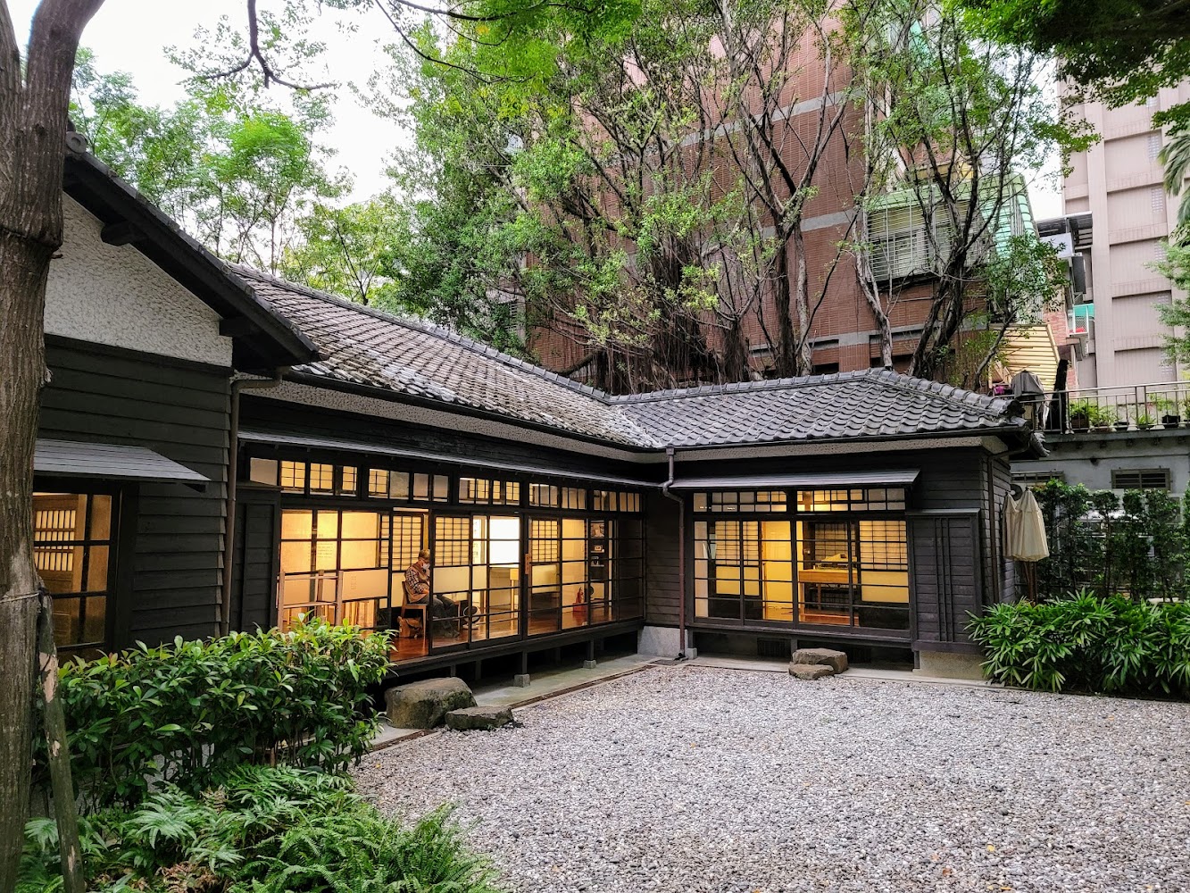 臺灣文學基地日式木造屋舍與庭院