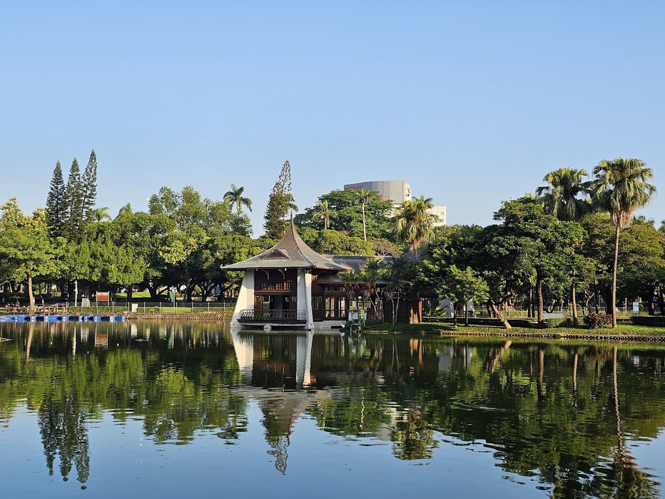 臺中公園湖心亭
