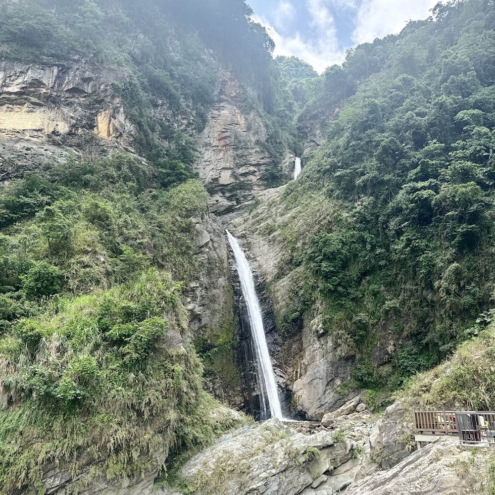 雙龍七彩吊橋橋身彩色細節