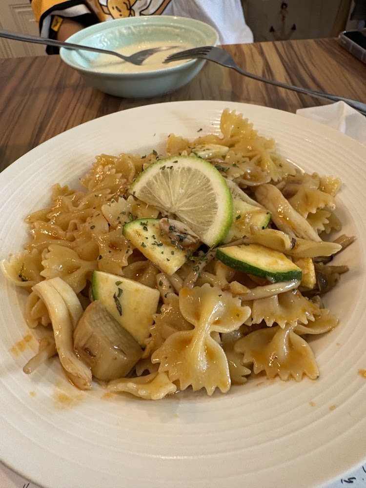 海鷗廚房蝴蝶結麵料理