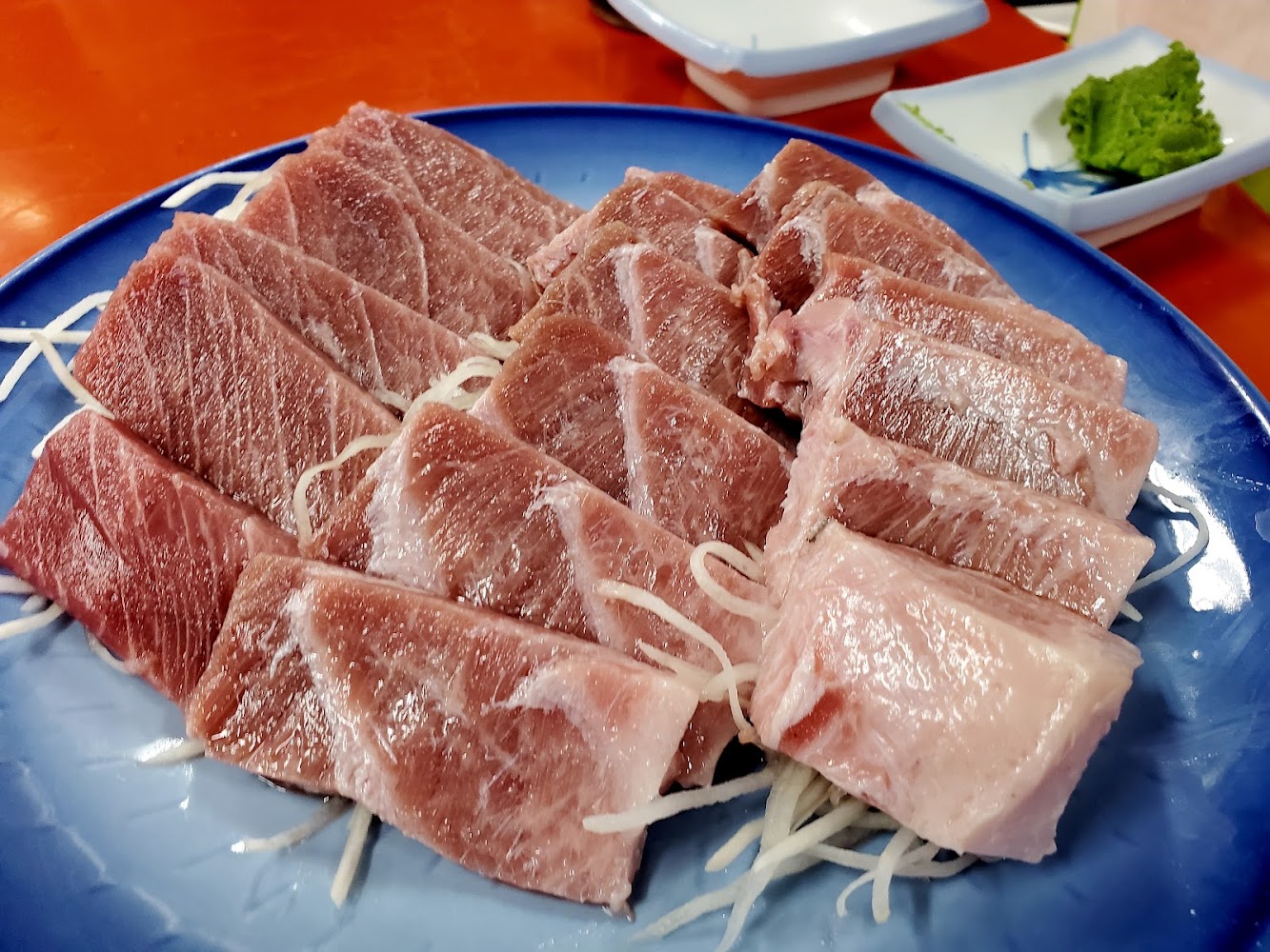 厚切鮪魚生魚片