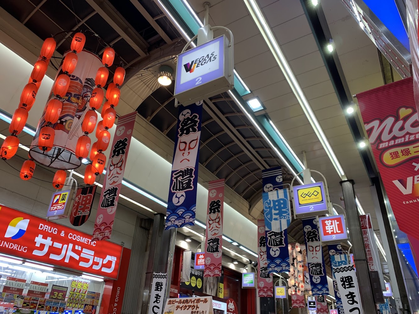 狸小路商店街祭典風格裝飾