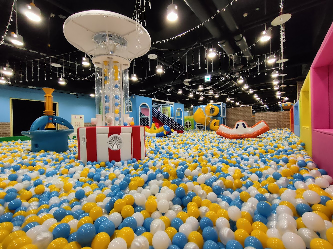 SNOOPY Play Center台北兒童新樂園館球池區