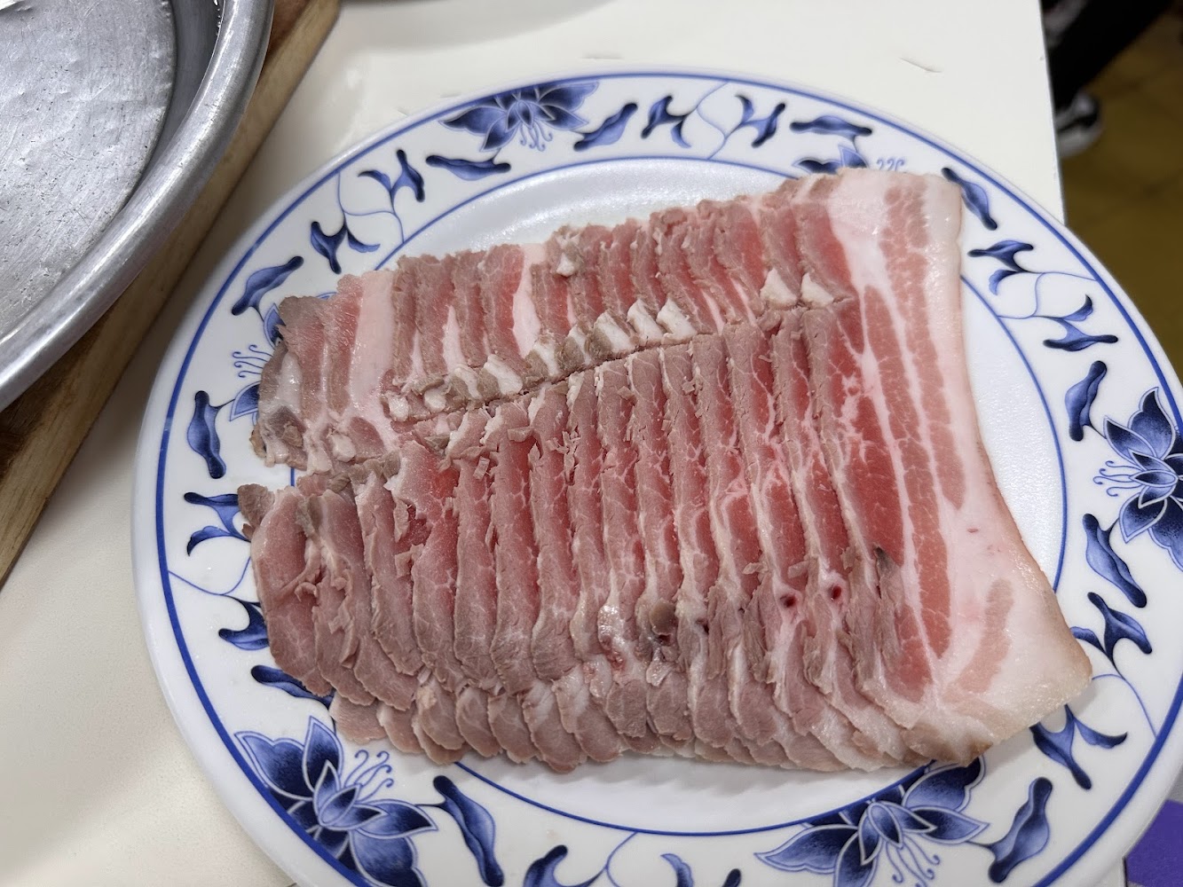 台電勵進餐廳新鮮五花肉片