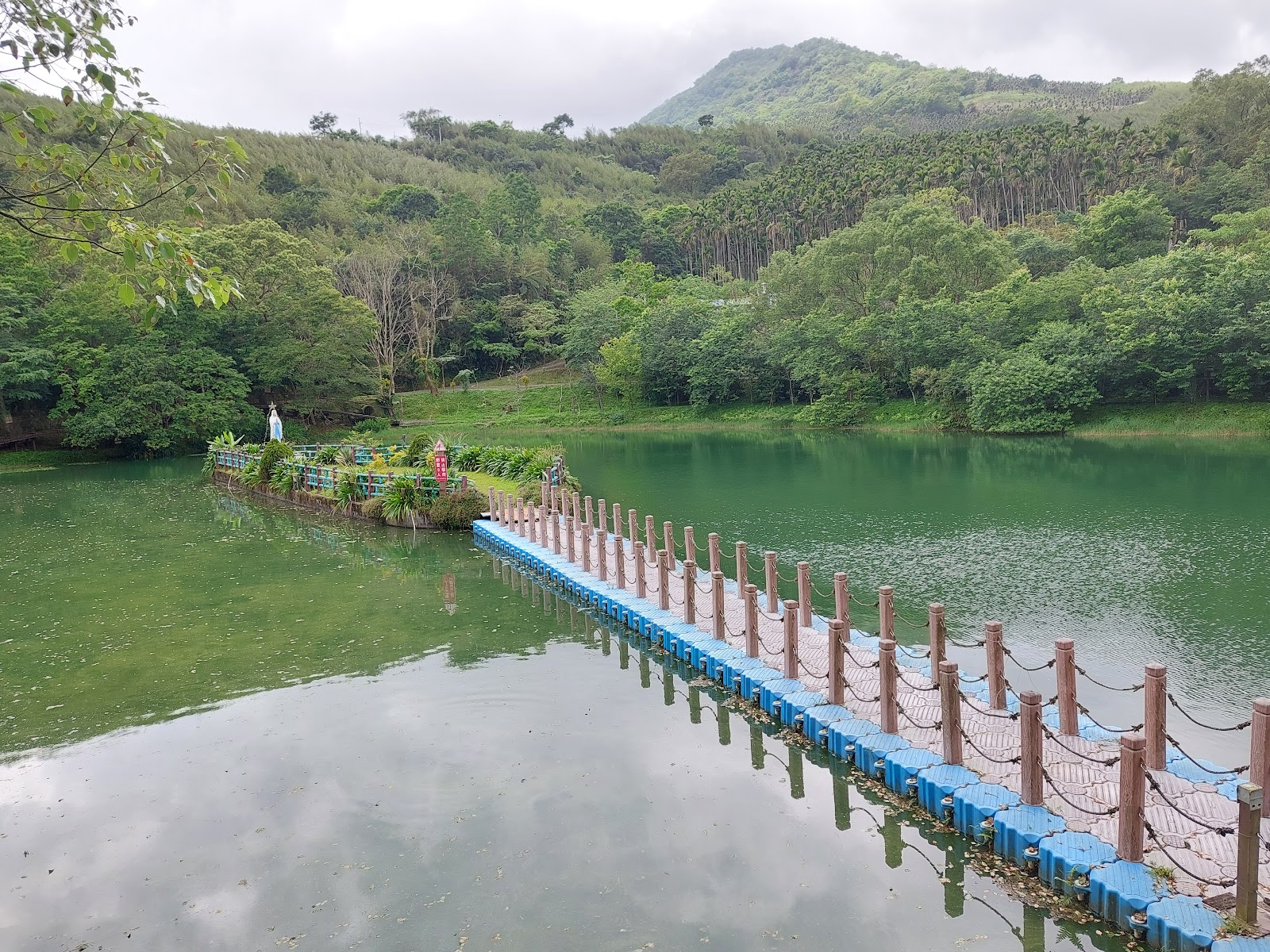 碧赫潭湖景浮橋,花蓮萬榮鄉秘境