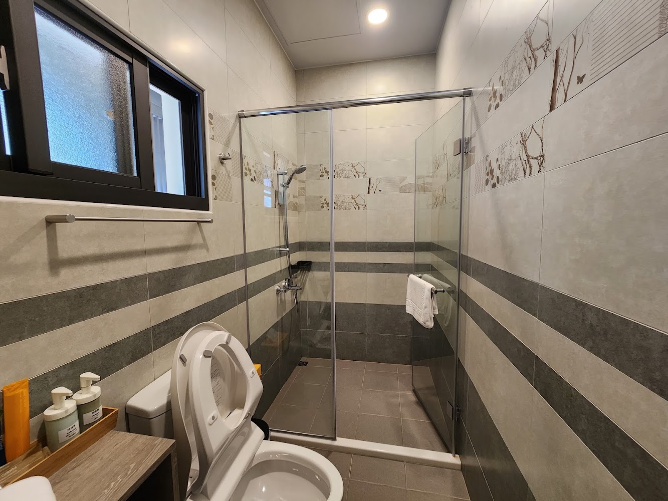 茶緣觀舍明亮乾淨浴室空間