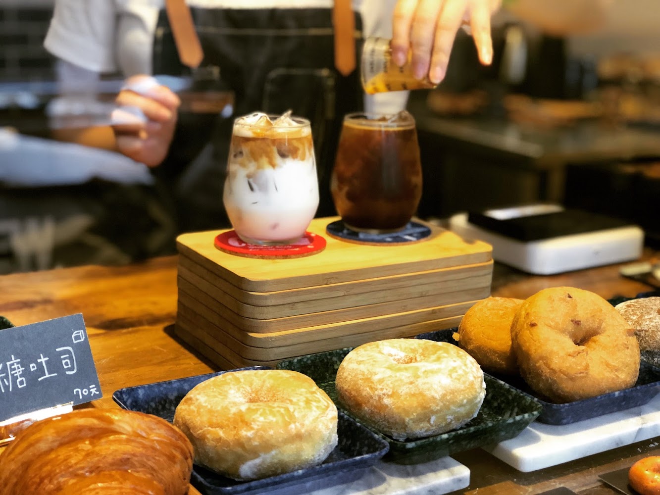Coffee and Couple咖啡與甜甜圈麵包點心櫃