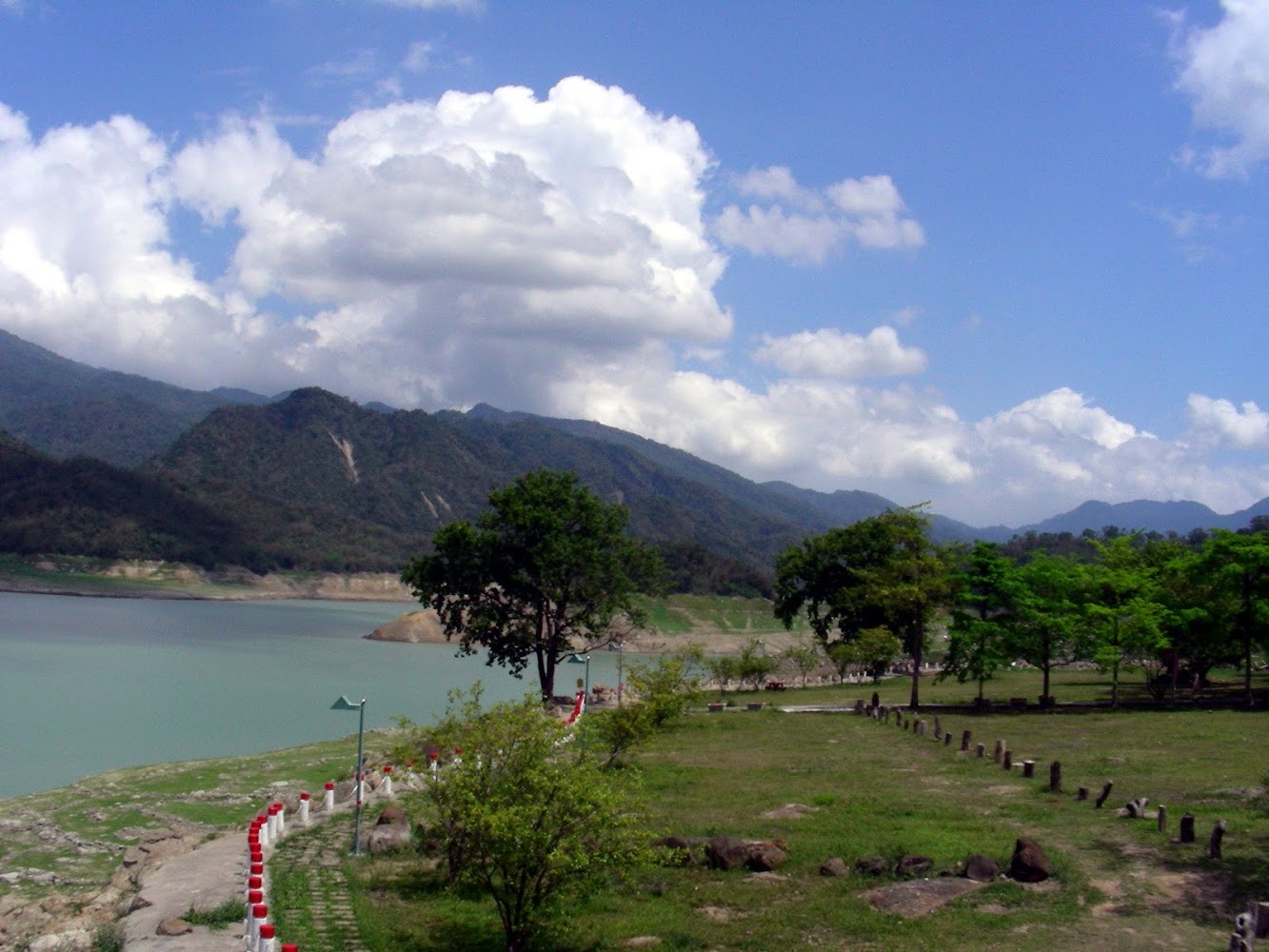 嘉義農場湖景與山景步道