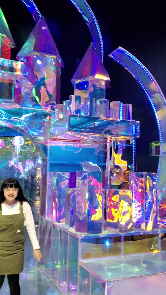 透明彩色燈光夢幻城堡造景