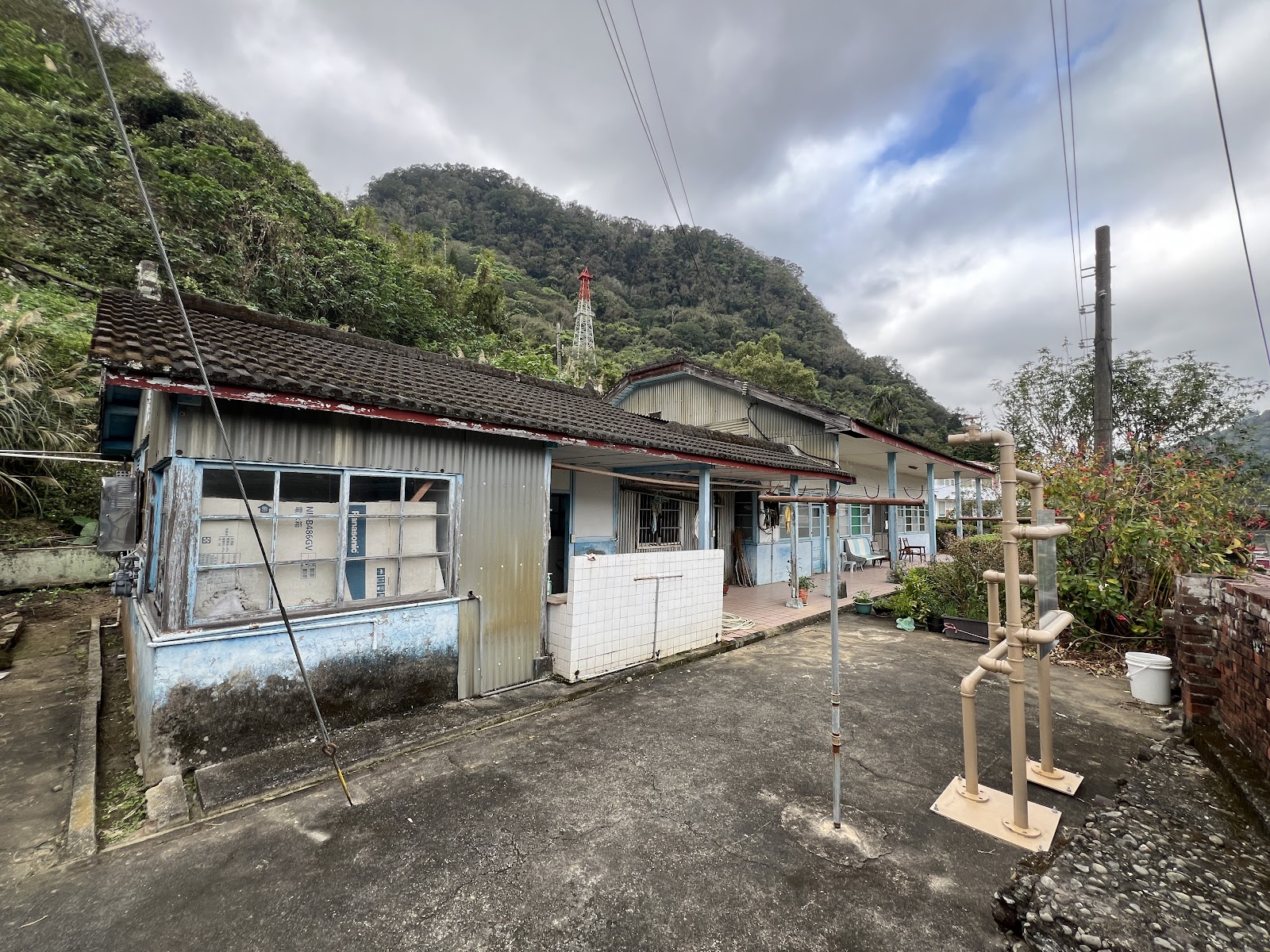 出磺坑採礦員工舊宿舍外觀,苗栗公館老聚落