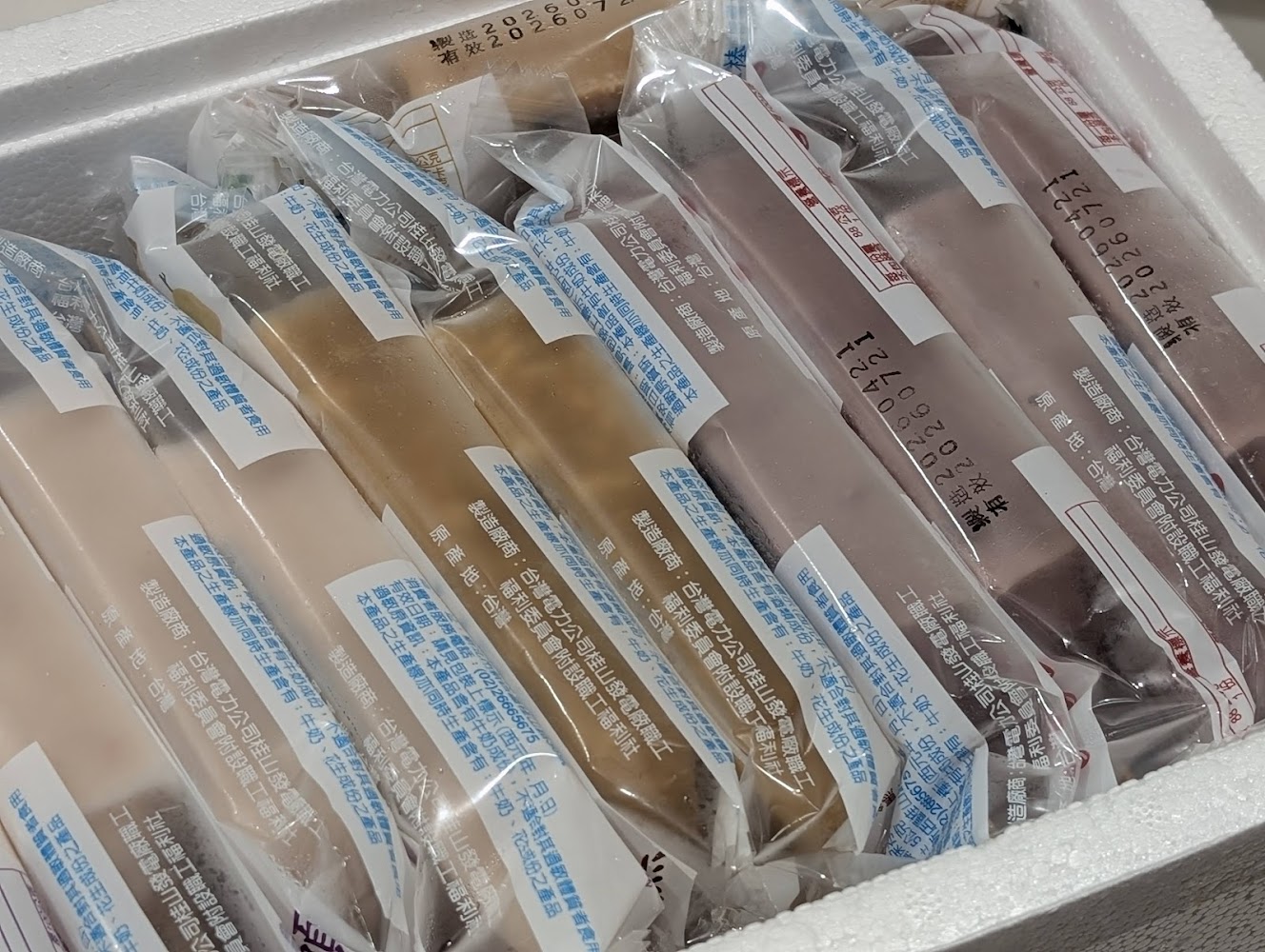 多種口味桂山冰棒整箱排列