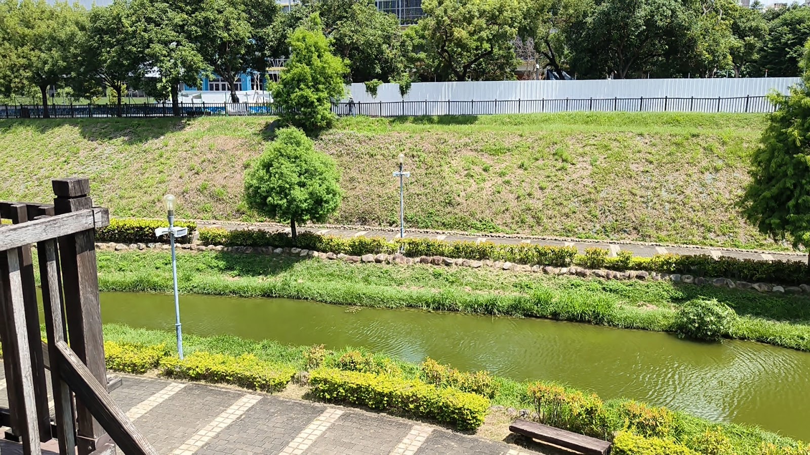 坪林森林公園兒童遊樂區設施完善，親子同遊首選
