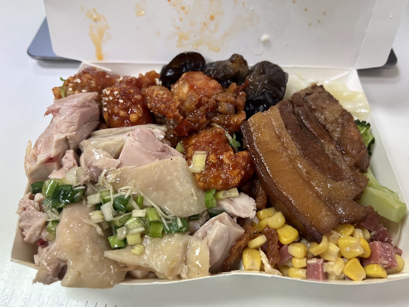夫妻飯莊三拼便當內容