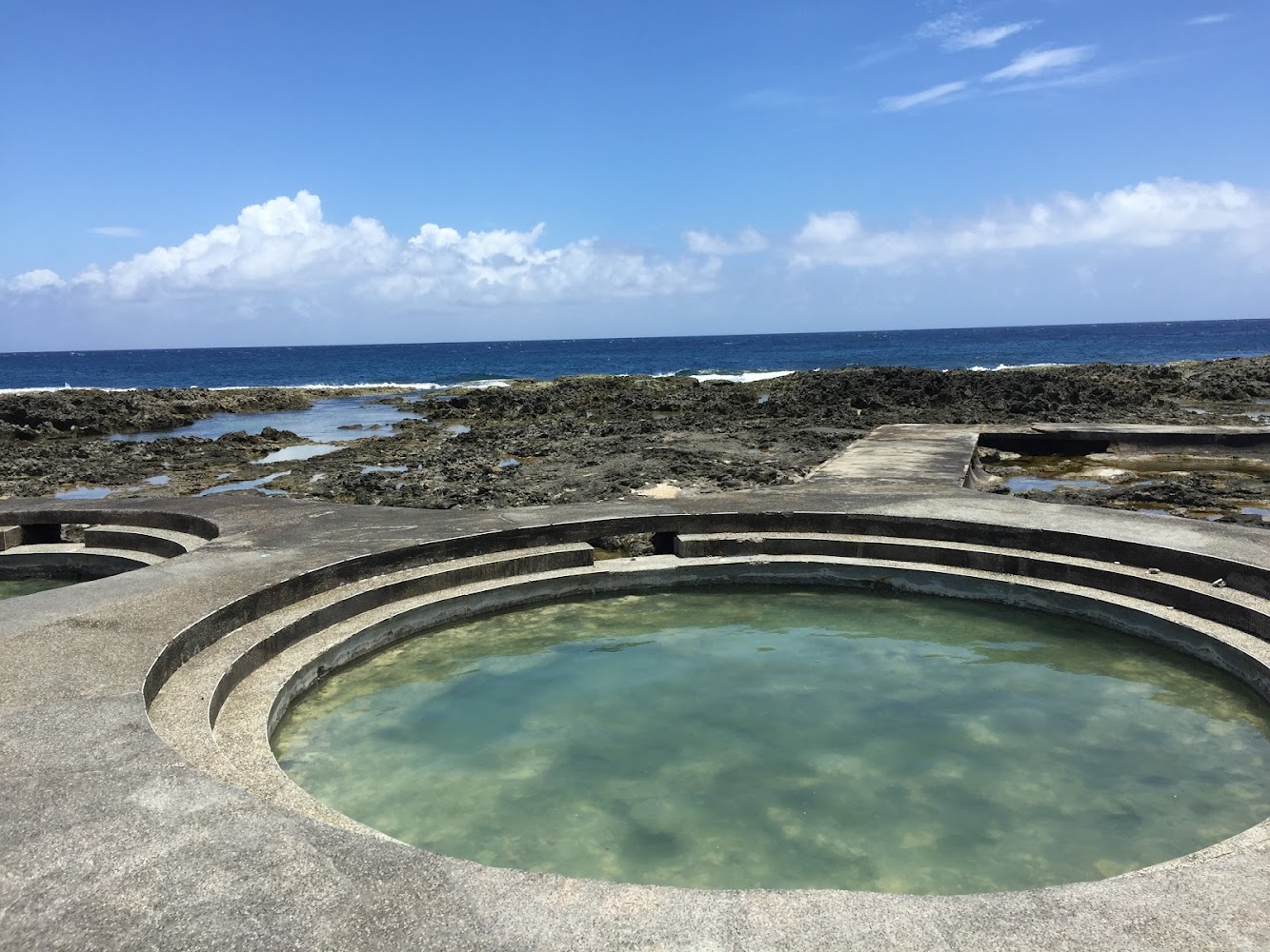 朝日溫泉靠海露天圓池