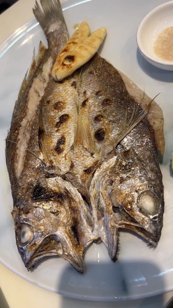 伍柒海鮮手作料理烤全魚