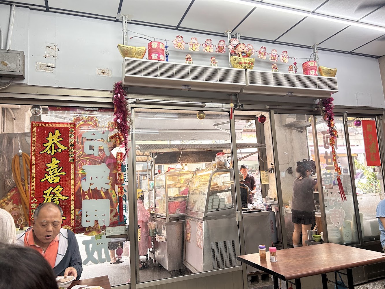 阿世香菇肉羹店內環境與用餐空間