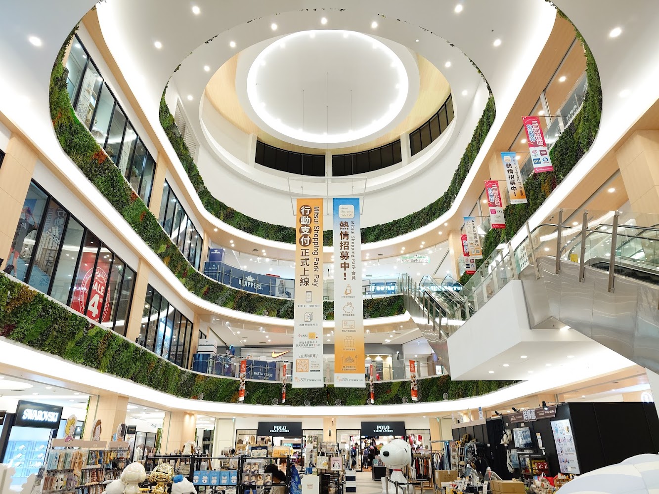 台南三井 Outlet 圓形中空室內空間