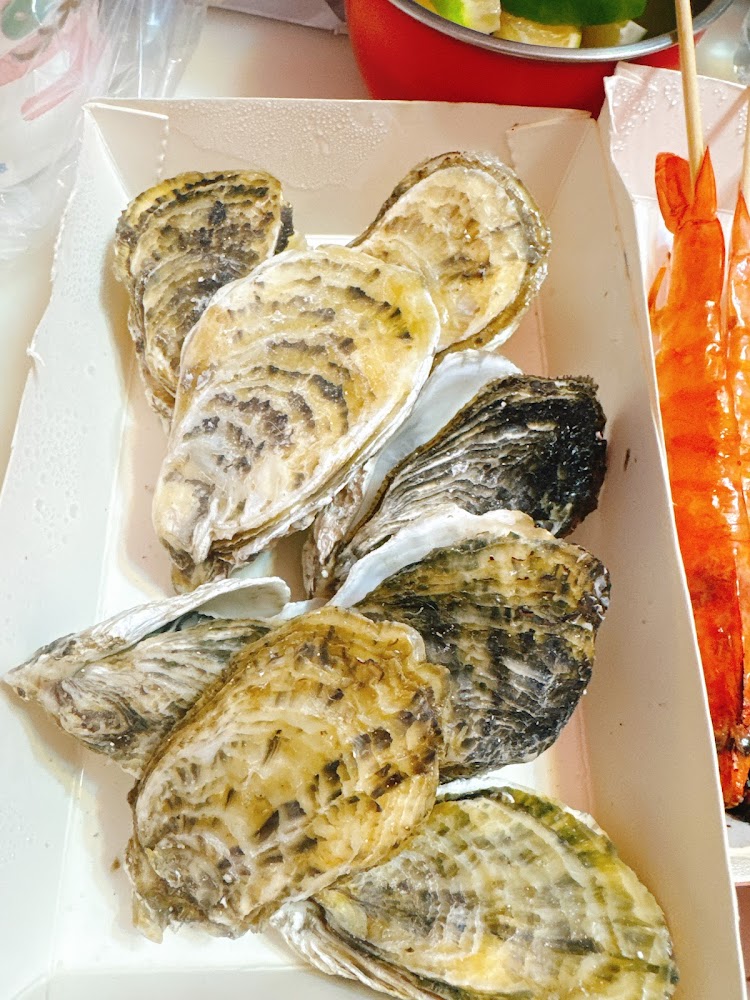 旱溪觀光夜市牡蠣與烤蝦海鮮料理