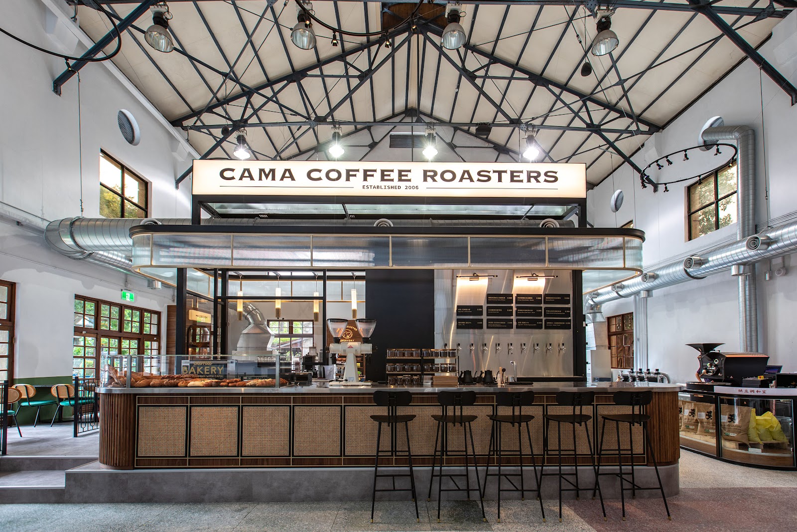 CAMA COFFEE ROASTERS 豆留文青室內空間環境，台北文青咖啡廳