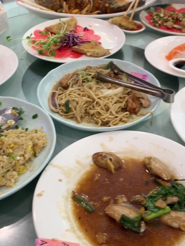 台中梧棲觀光漁港海鮮料理與生魚片