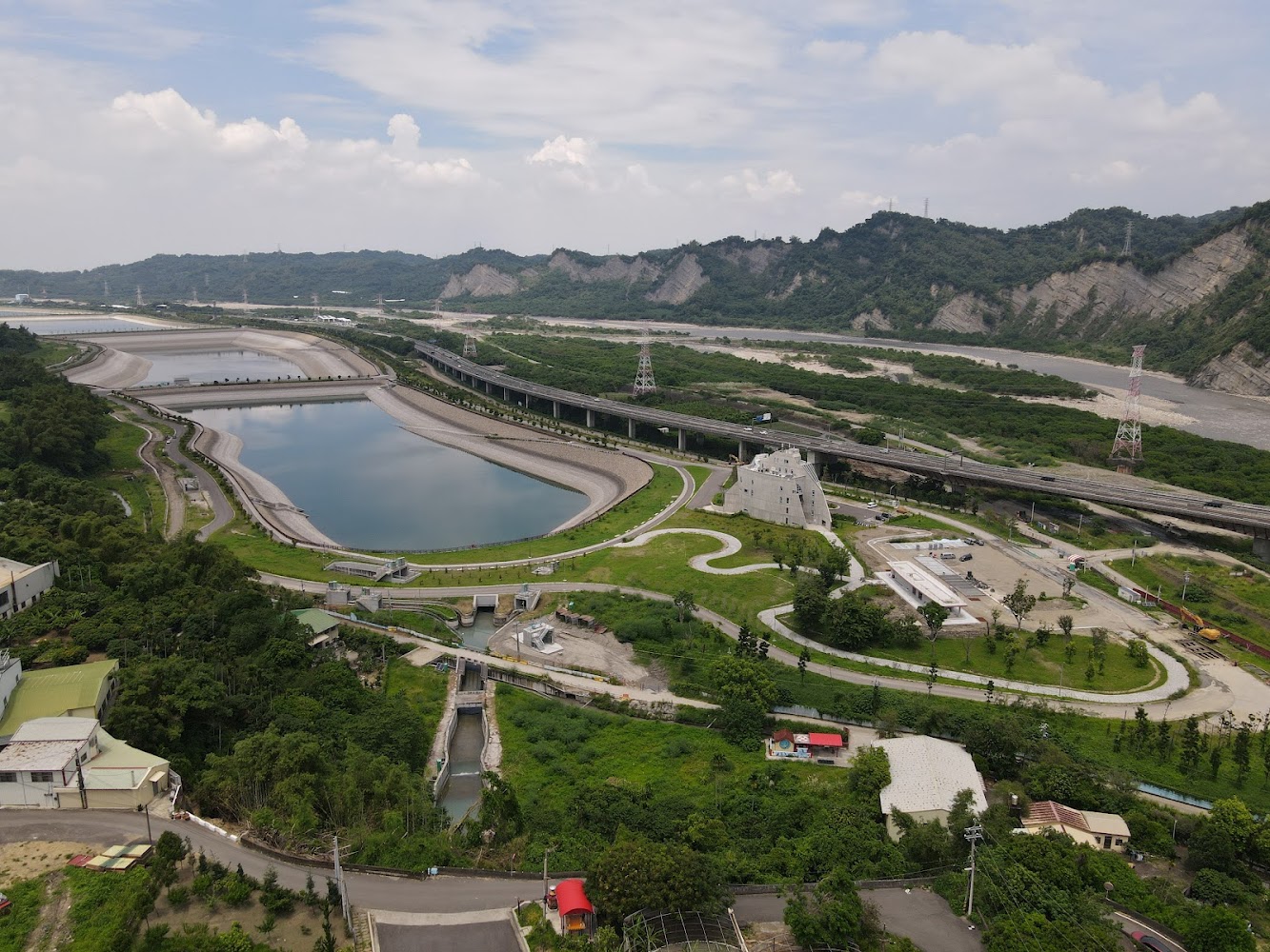 鳥嘴潭人工湖全景