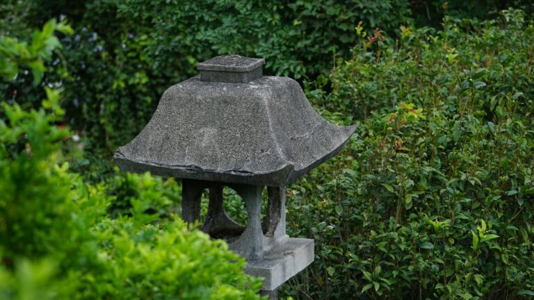 花蓮玉里神社遺址石燈籠，縱谷小鎮日據時代遺跡